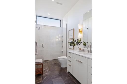 35 Groveland Terrace, 202, Minneapolis, MN 55403