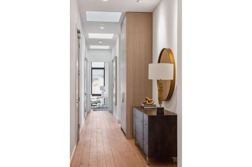 35 Groveland Terrace, 202, Minneapolis, MN 55403