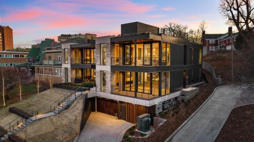 35 Groveland Terrace, 202, Minneapolis, MN 55403