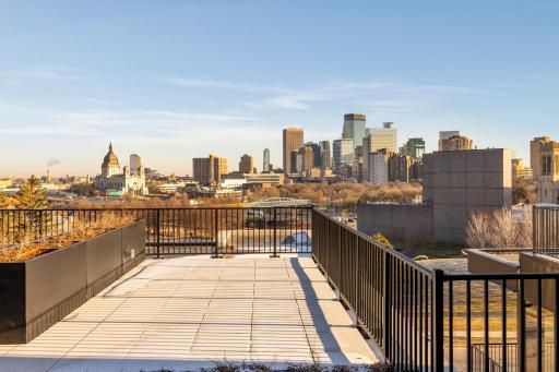 35 Groveland Terrace, 202, Minneapolis, MN 55403