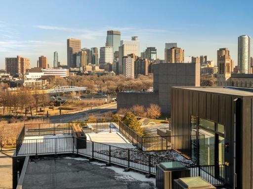 35 Groveland Terrace, 202, Minneapolis, MN 55403