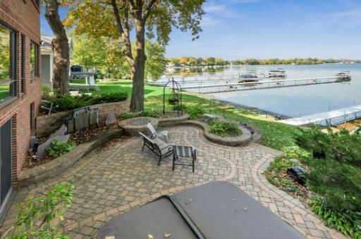 10118 S Shore Drive, Plymouth, MN 55441