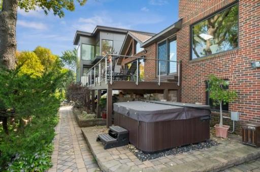 10118 S Shore Drive, Plymouth, MN 55441