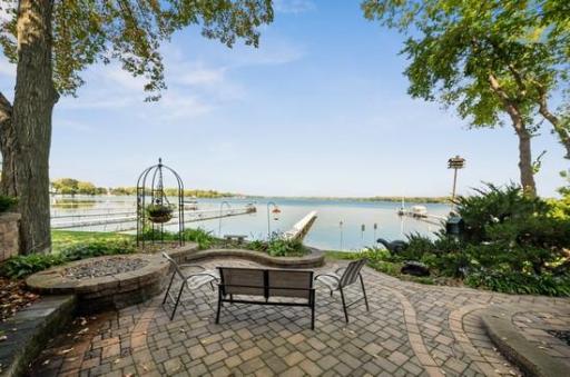 10118 S Shore Drive, Plymouth, MN 55441