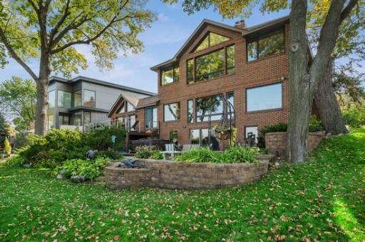 10118 S Shore Drive, Plymouth, MN 55441
