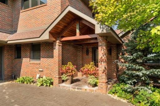 10118 S Shore Drive, Plymouth, MN 55441