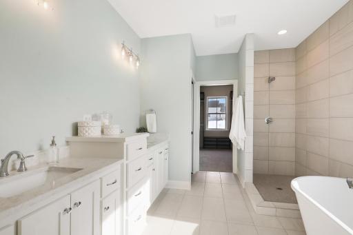 8710Photography-Web-Friendly-6329-Blackoaks-Lane-North-Maple-Grove-MN-55311-26.jpg