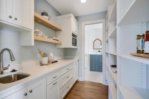 8710Photography-Web-Friendly-6329-Blackoaks-Lane-North-Maple-Grove-MN-55311-21.jpg