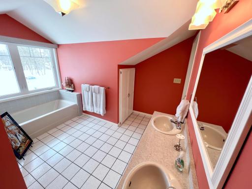 1718 E Shore Drive, Detroit Lakes, MN 56501