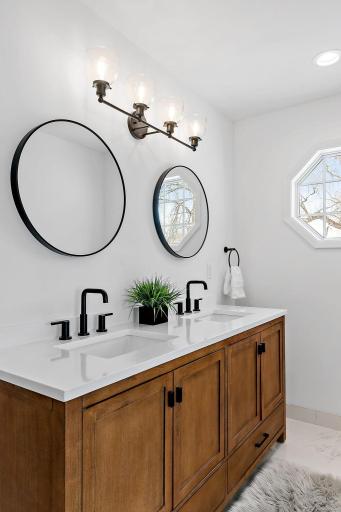 44-web-or-mls-5440-Ridgewood-Cove-147.jpg