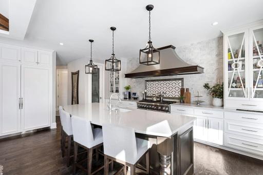 27-web-or-mls-3021 County Road 101 S, Minnetonka-27.jpg