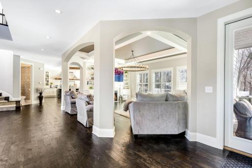 17-web-or-mls-3021 County Road 101 S, Minnetonka-17.jpg
