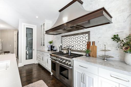 29-web-or-mls-3021 County Road 101 S, Minnetonka-29.jpg