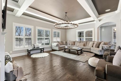 5-web-or-mls-3021 County Road 101 S, Minnetonka-5.jpg