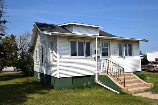 209 2nd Avenue NW, Roseau, MN 56751