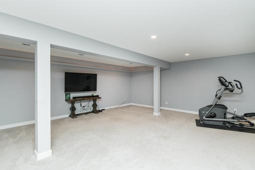 2612 Crest Lane SW, Rochester, MN 55902