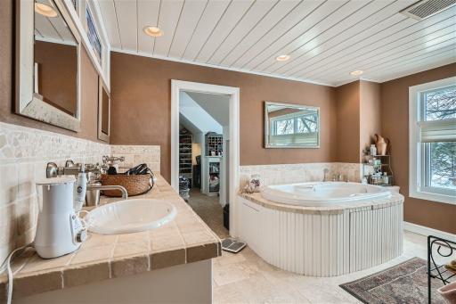 4280 Buck Luck Rd Watertown MN - Web Quality - 013 - 18 2nd Floor Primary Bathroom.jpg
