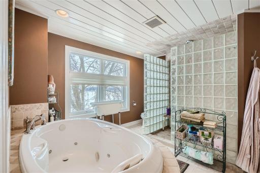 4280 Buck Luck Rd Watertown MN - Web Quality - 014 - 19 2nd Floor Primary Bathroom.jpg