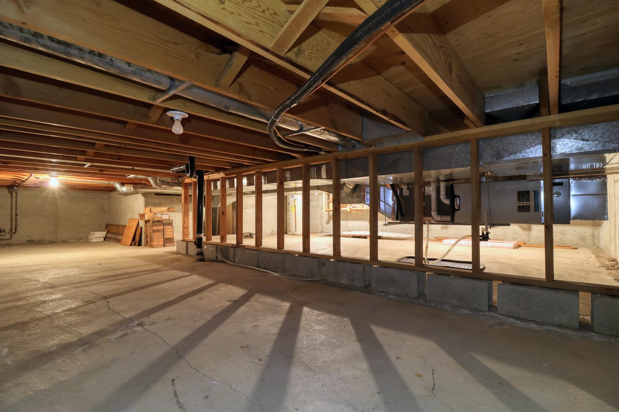 Crawlspace1_1.jpg