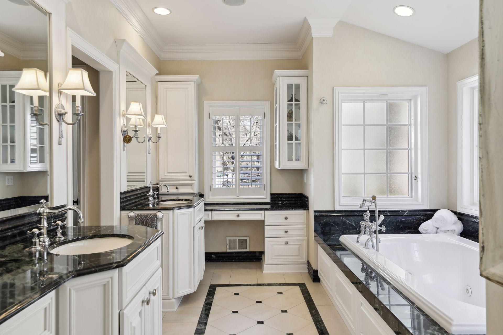 Private Owner's Bath