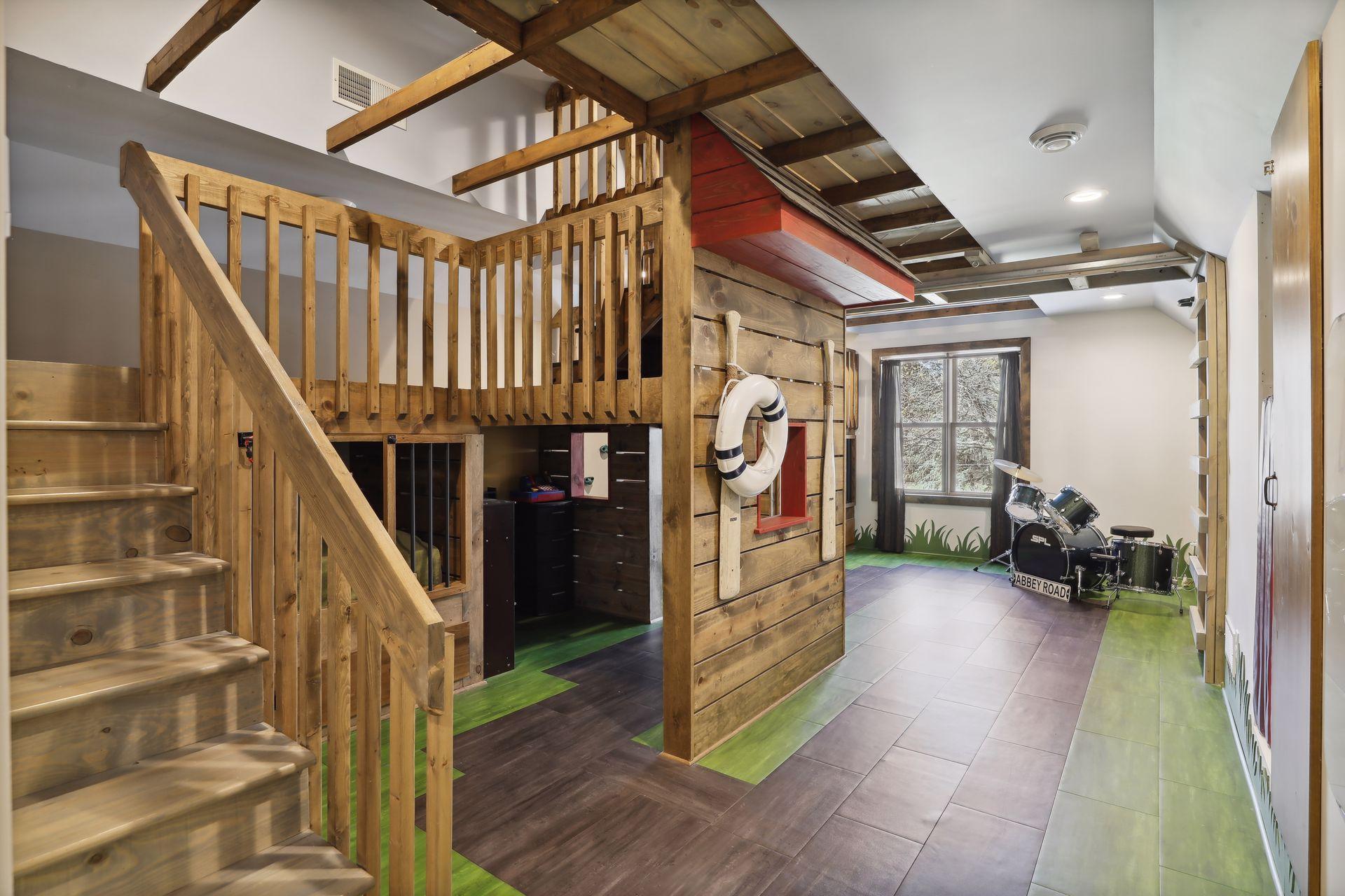 Imagine all the fun to be had in this amazing Bonus/Play Room!