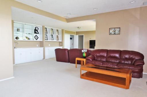 19700 Lakeview Avenue, Excelsior, MN 55331