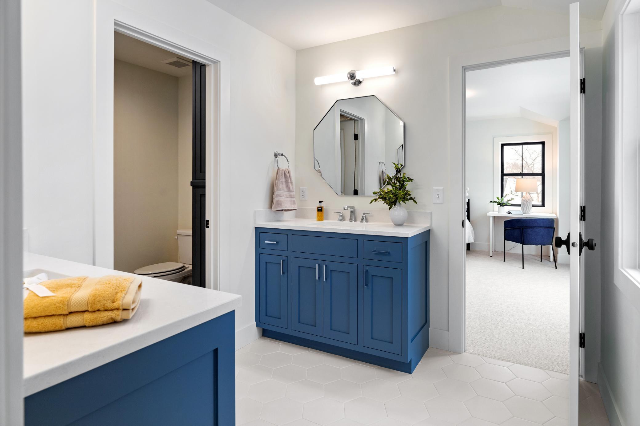 bathroom jack and jill 1.jpg