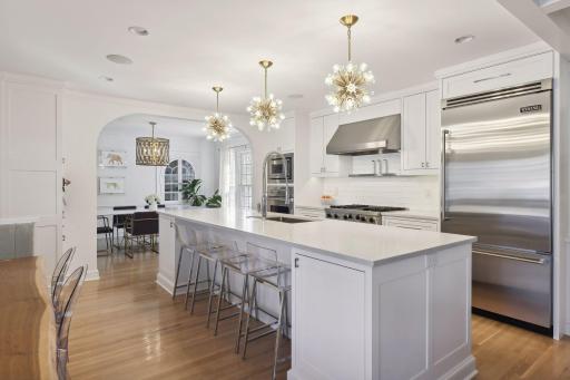 2 Bridge Lane, Edina, MN 55424