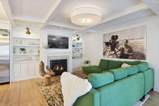 2 Bridge Lane, Edina, MN 55424