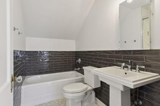 2 Bridge Lane, Edina, MN 55424