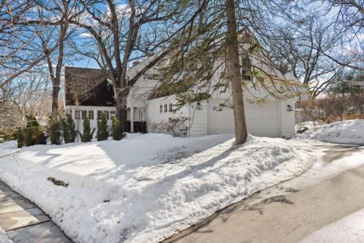 2 Bridge Lane, Edina, MN 55424