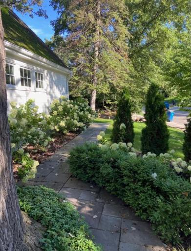 2 Bridge Lane, Edina, MN 55424