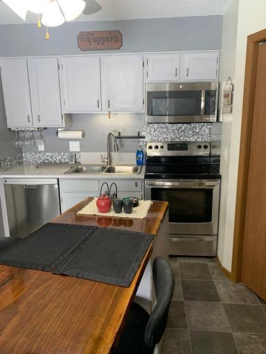 Updated stainless appliances