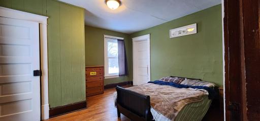 Upper level Bedroom 1