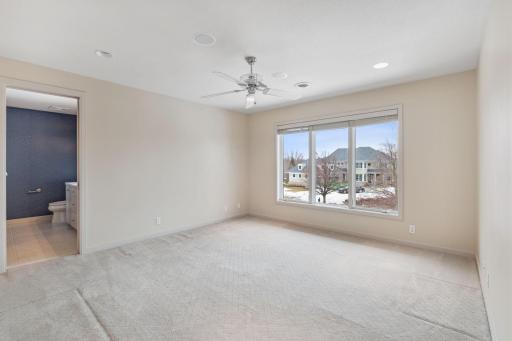 18662 Bearpath Trail, Eden Prairie, MN 55347