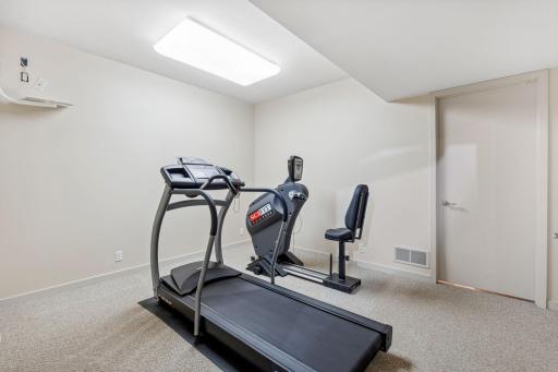 18662 Bearpath Trail, Eden Prairie, MN 55347