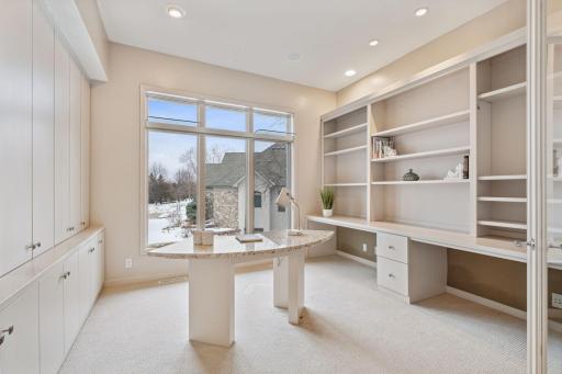 18662 Bearpath Trail, Eden Prairie, MN 55347