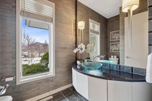 18662 Bearpath Trail, Eden Prairie, MN 55347
