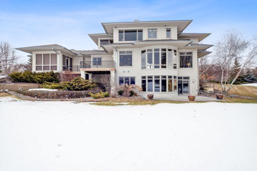 18662 Bearpath Trail, Eden Prairie, MN 55347