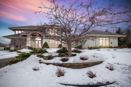 18662 Bearpath Trail, Eden Prairie, MN 55347