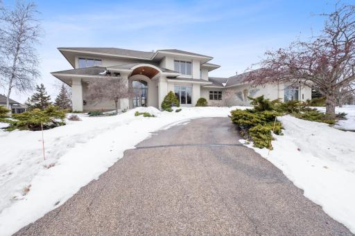 18662 Bearpath Trail, Eden Prairie, MN 55347