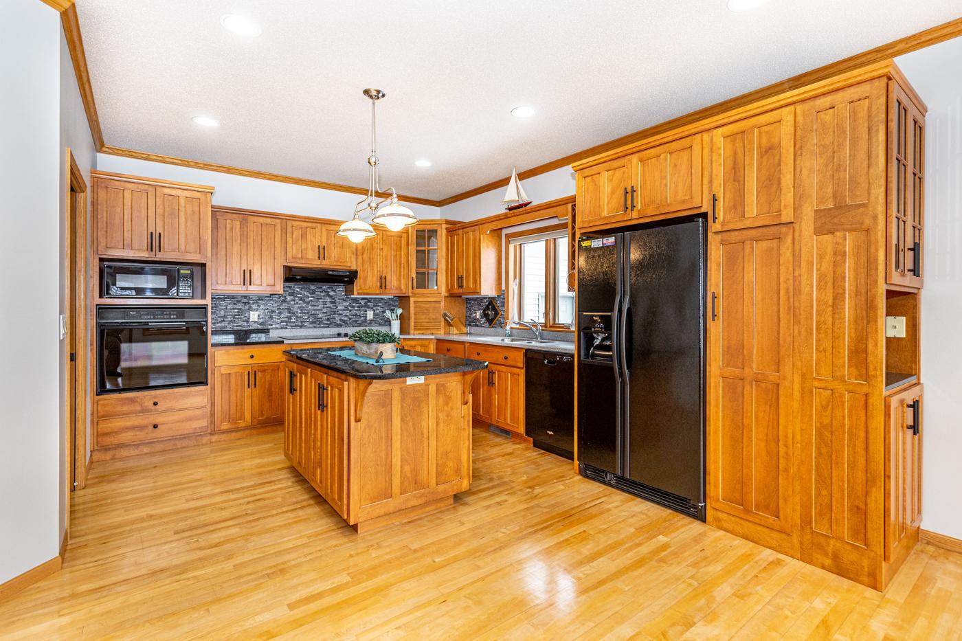 Kitchen 1.jpg