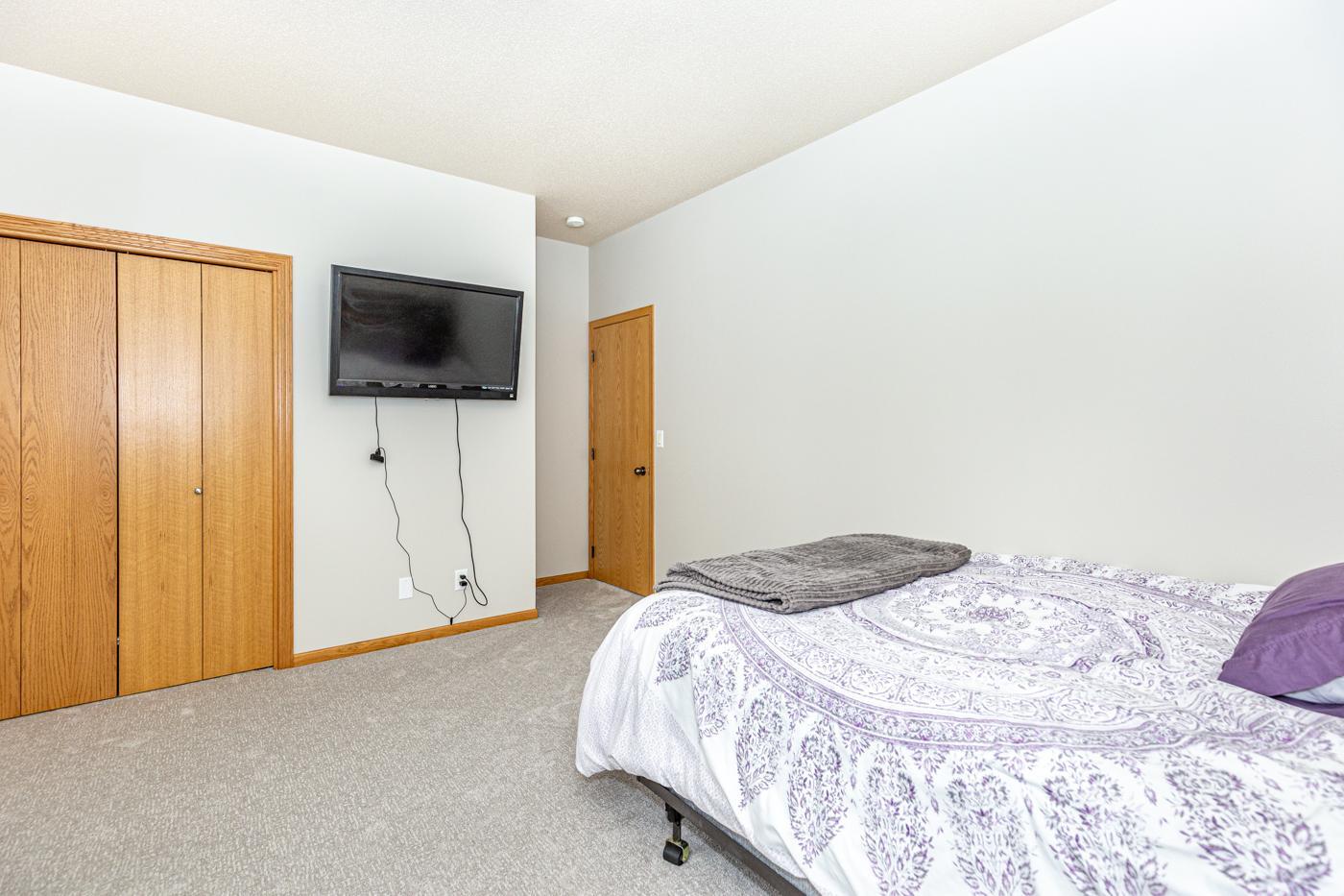 Bedroom 2b.jpg