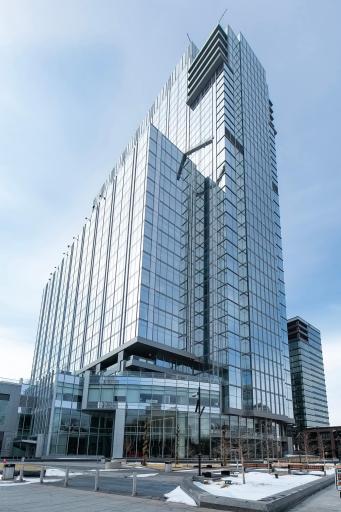 From the moment you arrive home, you are surrounded by the comfort and care of Four Seasons. Experience intuitive, intelligent service from the dedicated team of professionals, along with 24-hour access to the Hotel’s world-class amenities.