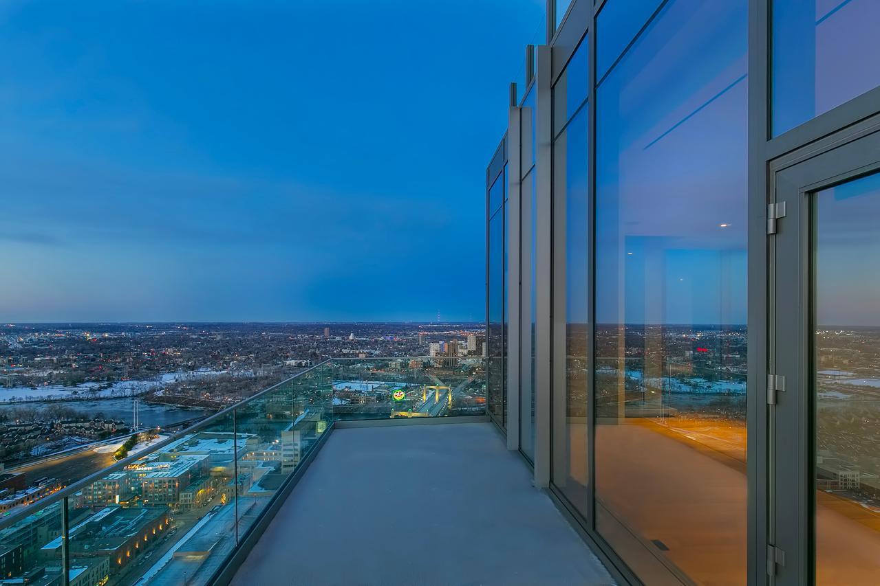 Fully integrated with the home's living space, equipped with ready-to-use gas line for grills. Perfect for entertaining friends and family and a view that will take your breath away!