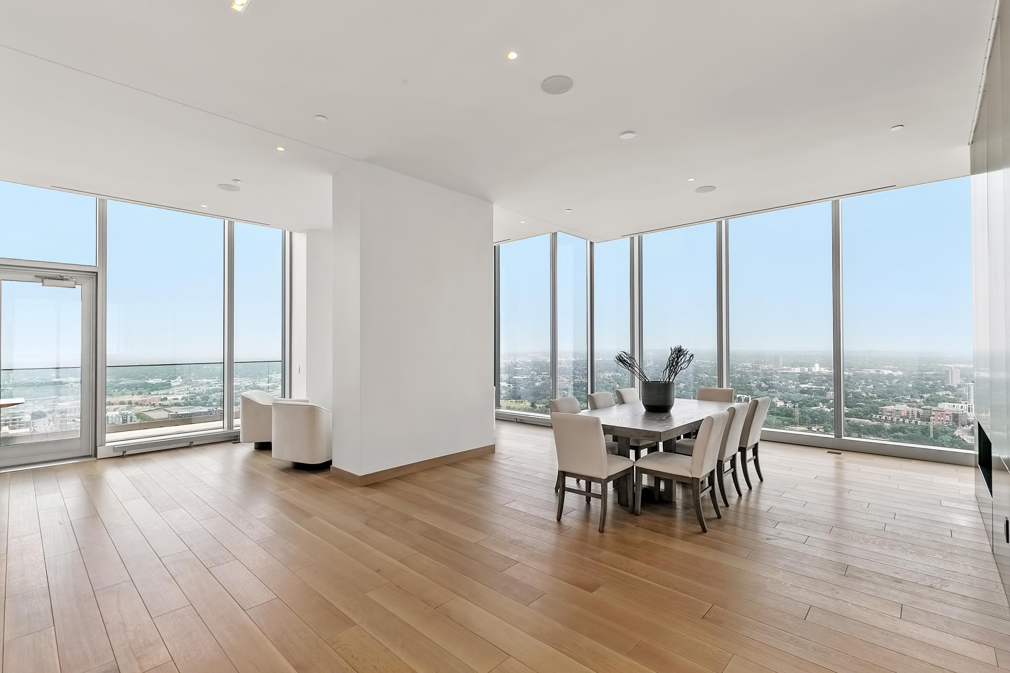 One step inside & you’ll be greeted by breathtaking views overlooking both water & city skyline in this exquisite residence.