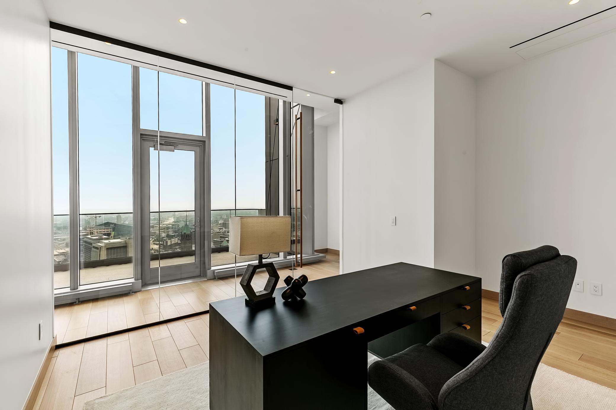 Look at that panoramic view out your window - truly sensational!