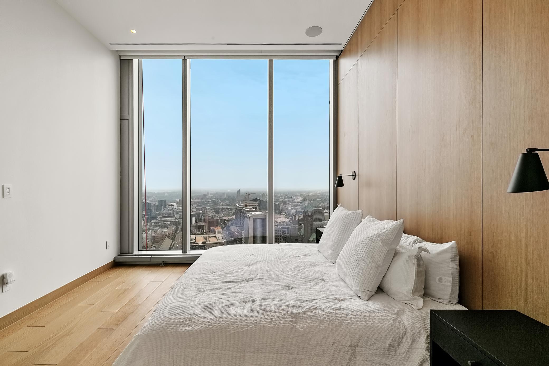 Fantastic owner's suite, walk in closet and luxurious bathroom suite