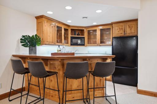 LL has a second kitchen with dishwasher, refrigerator and microwave. Makes this space great for entertaining