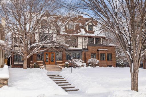 2667 E Lake Of The Isles Parkway, Minneapolis, MN 55408